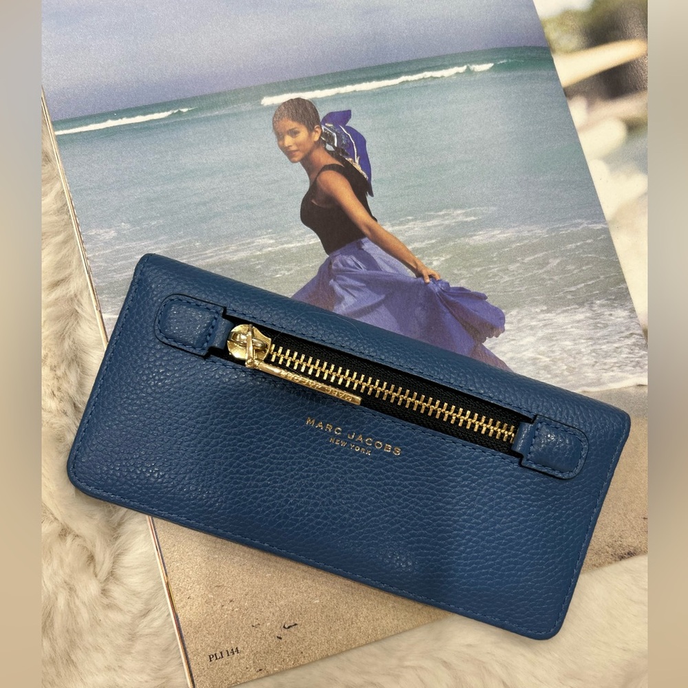 MARC JACOBS CONTINENTAL
WALLET IN BLUE GRAIN LEATHER